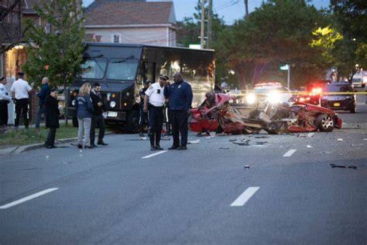 NYC car crash kills teen girl, injures teen boy in Queens