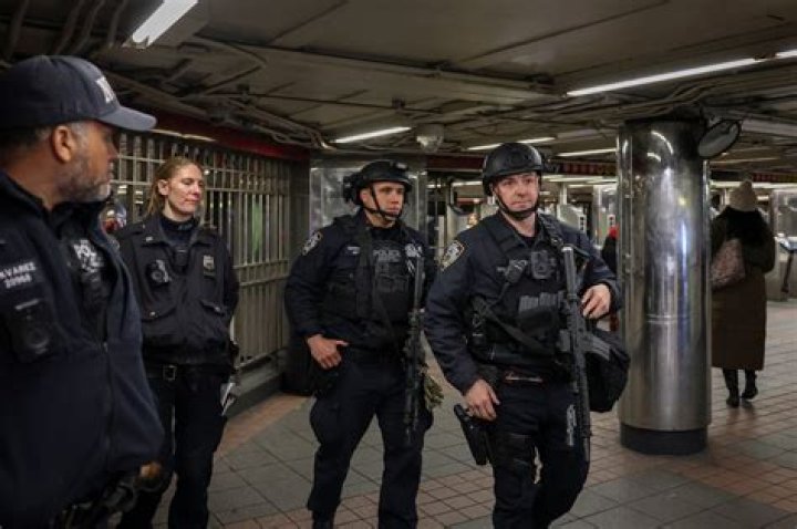 NYC officers caught having sex in precinct parking lot