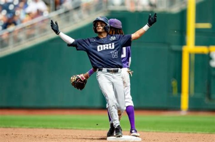 Oral Roberts stuns TCU with rally in College World Series