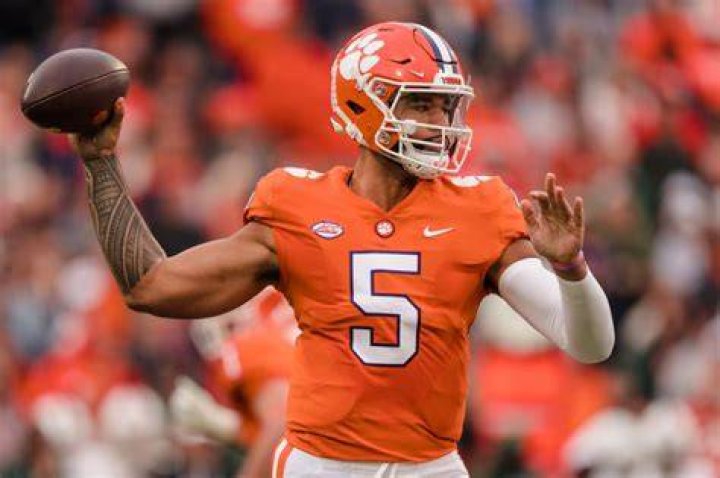 Oregon State QB DJ Uiagalelei drafted by Dodgers