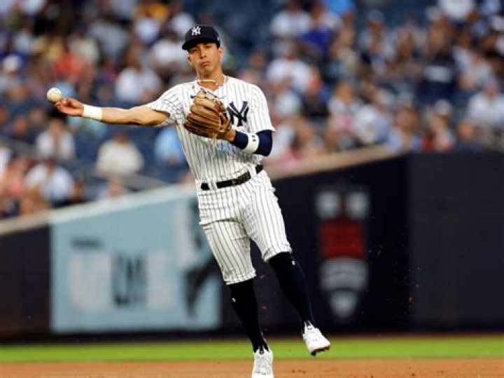Oswaldo Cabrera homers to help his Yankees' roster case