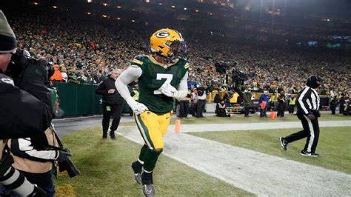 Packers' Quay Walker ejected after shoving Lions athletic trainer
