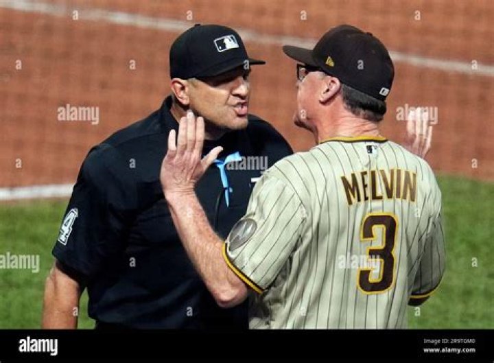 Padres manager Bob Melvin's ejection heard on umpire's hot mic