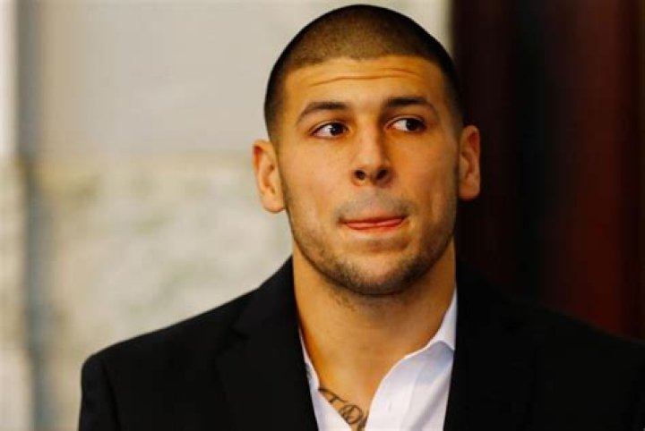 Patriots now might owe Aaron Hernandez millions