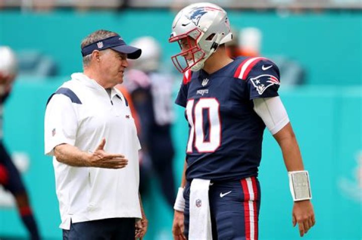 Pats re-sign Mac Jones backups Bailey Zappe, Malik Cunningham