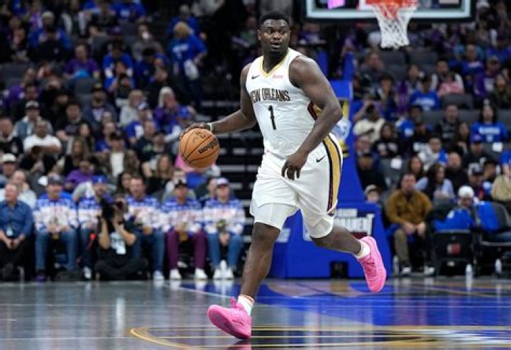 Pelicans' Zion Williamson weighs a reported 330 pounds