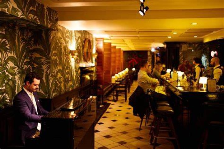Piano bars are New York City's hottest clubs