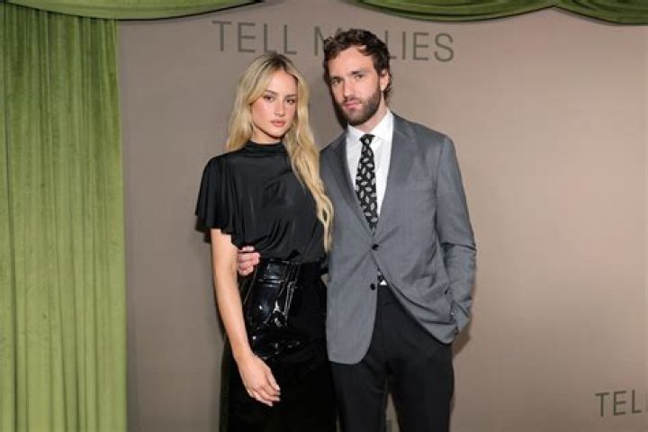 Polyamorous TikTokers Jess and Stephen DeMarco, announce pregnancy