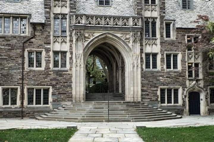 Princeton University to cover college costs for students whose families earn less than 100K