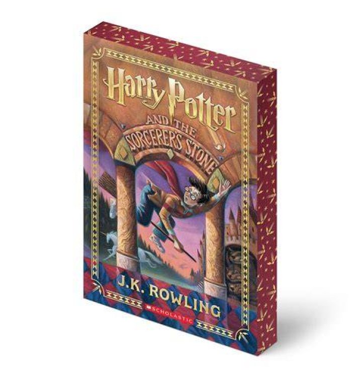 Reseller removes J.K. Rowling's name from Harry Potter books