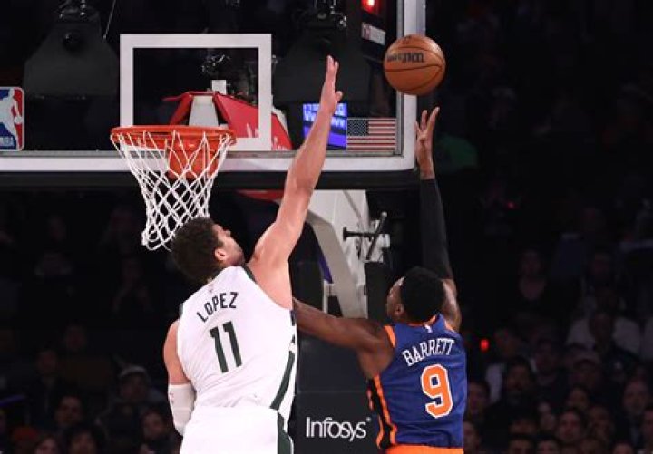 RJ Barrett puts up another dud as Knicks take loss to Bucks