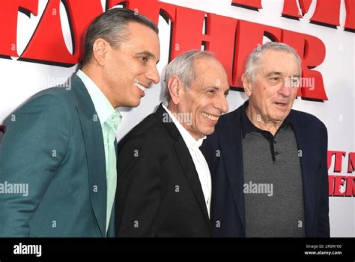 Robert De Niro plays Sebastian Maniscalco’s hairdresser father in 'About My Father'