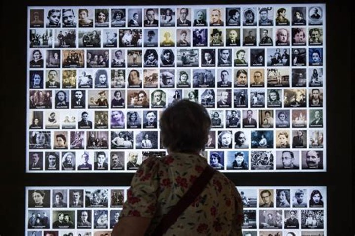 Roseanne Barr defends ‘nobody died in the Holocaust’ remark as ‘sarcasm'