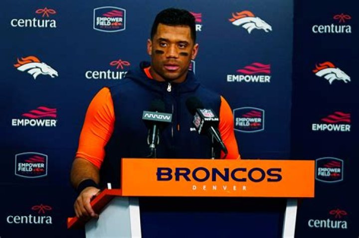 Russell Wilson dances around question on Broncos future