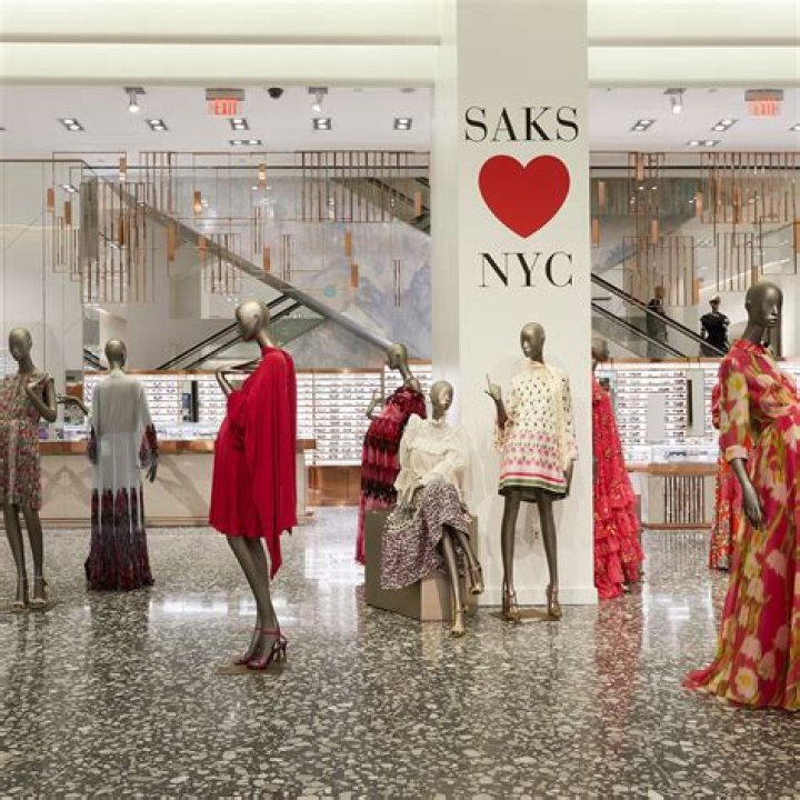 Saks Fifth Avenue closing women’s store in downtown Manhattan