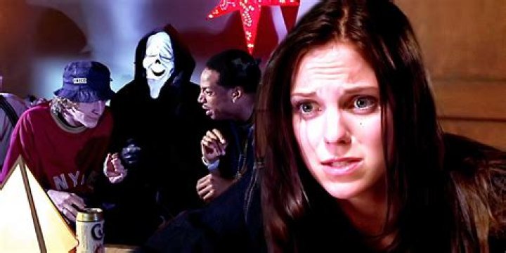 ‘Scary Movie 5’ is terrifyingly terrible