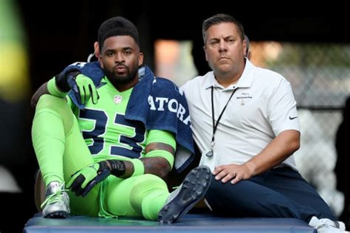 Seahawks' Jamal Adams considered retirement after injury