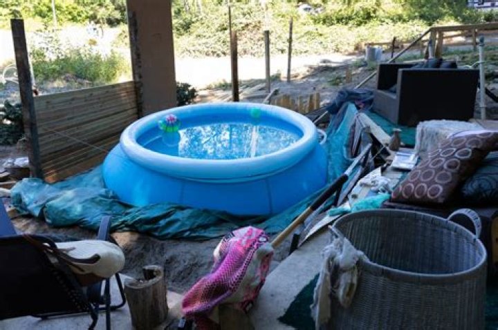 Seattle residents fuming about pool erected at homeless encampment