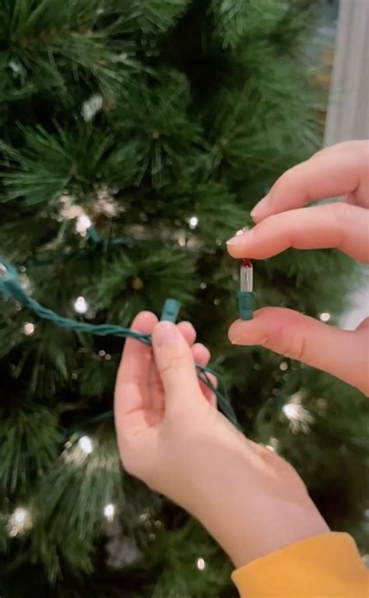Secret ‘holiday hack’ can spruce up Christmas tree lights