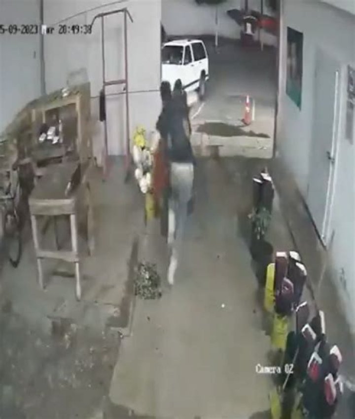 Severed penis left outside florist with note attached