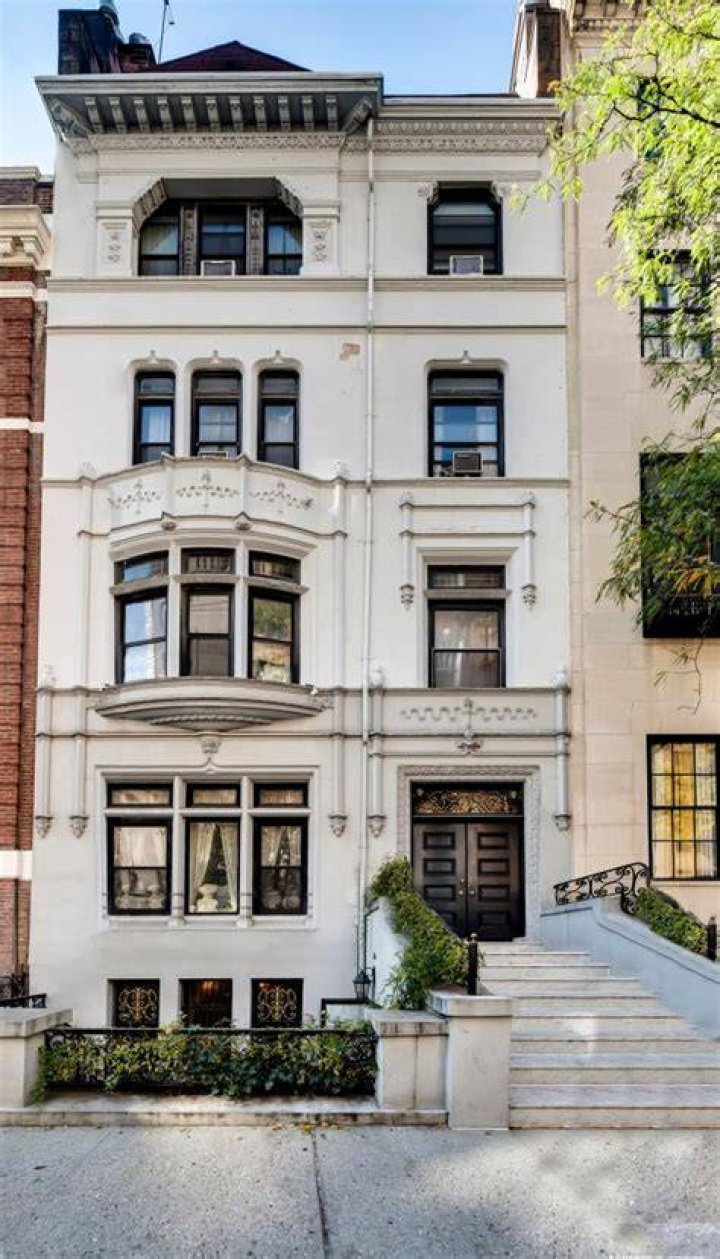 Sienna Miller sells NYC townhouse for $5.3M