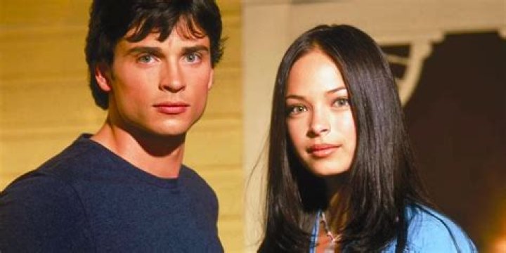 ‘Smallville’ creators sue WB