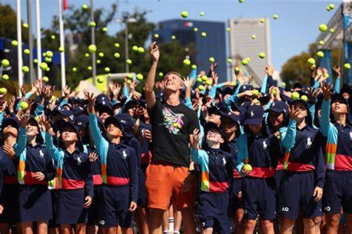 Tennis Australia under fire for not paying ballkids
