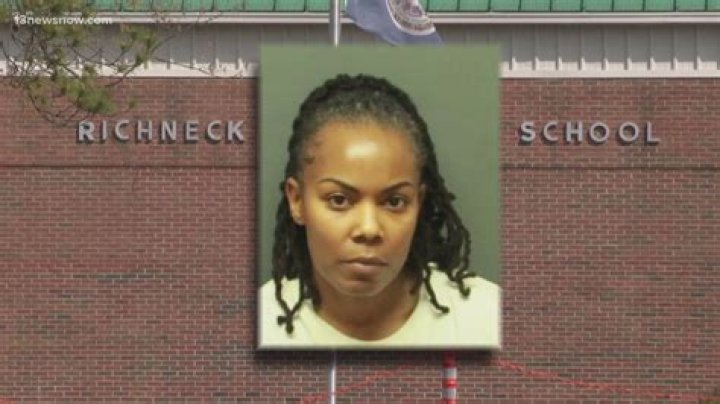 Texas high school students attack assistant principal: video
