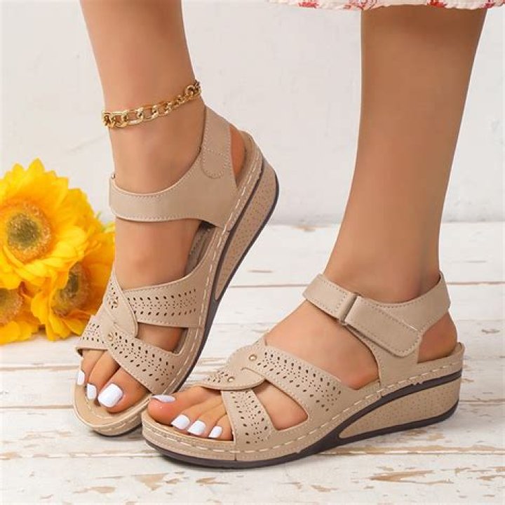 The 32 best women's sandals for spring and summer 2023