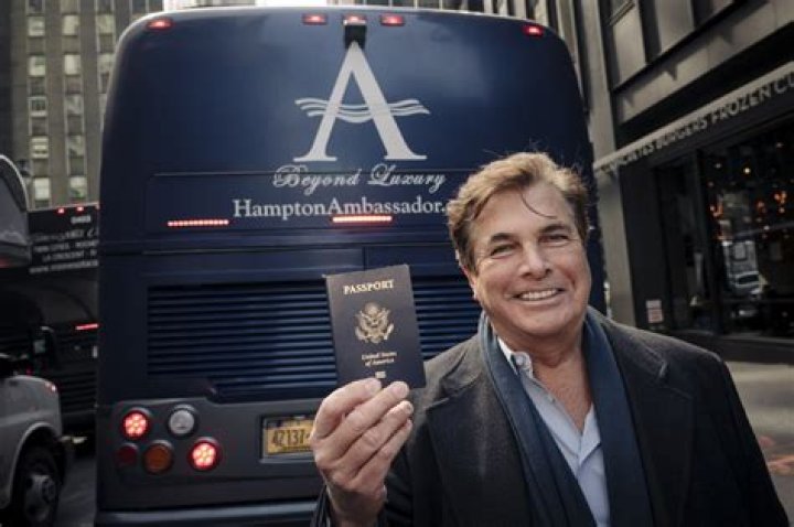 The secret way NYC elites use the Hamptons Jitney