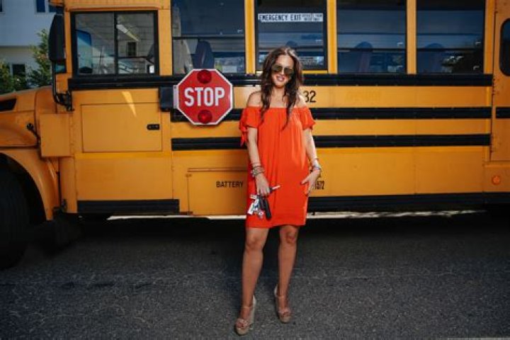 These hot moms love to strut their stuff at school drop-off