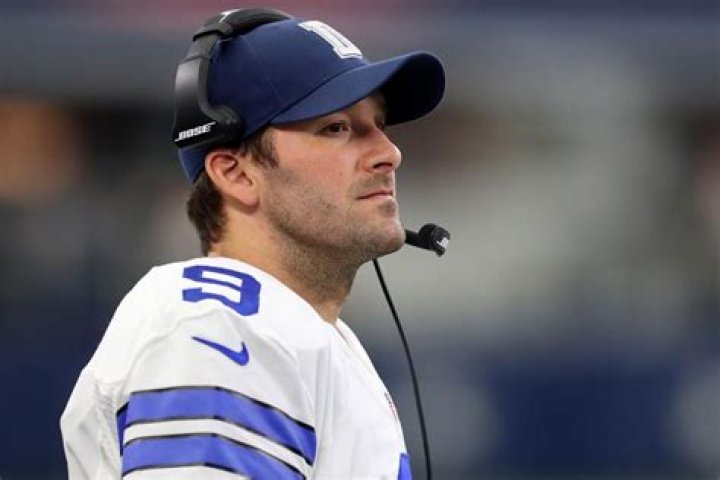 Tony Romo retiring from NFL for broadcasting job