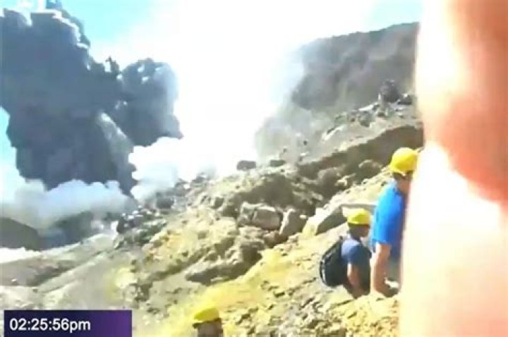 Tourists received no safety warnings before New Zealand volcano eruption killed 22, prosecutor says