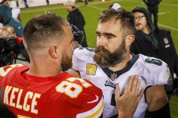 Travis Kelce, Chiefs best brother Jason, Eagles