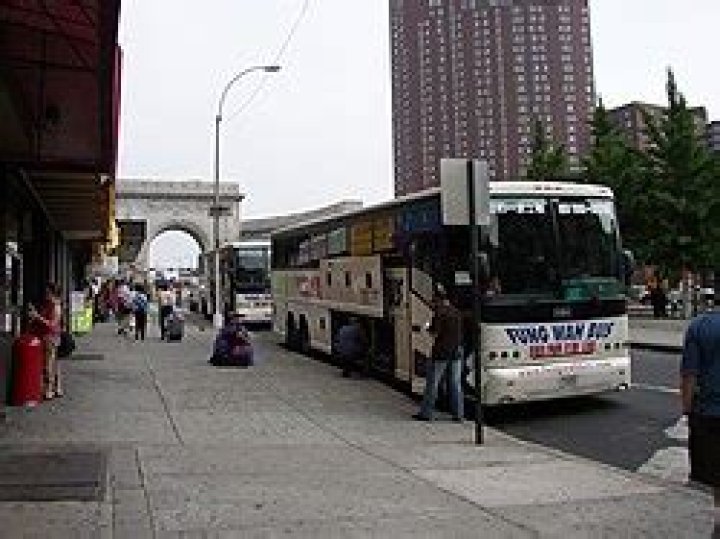Troubled Chinatown bus service to resume trips to Boston