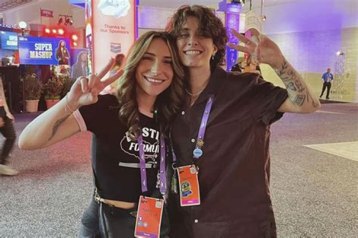 Twitch streamer and pro video gamer Nadia Amine claims she was banned from CoD tournaments for posting bikini pics