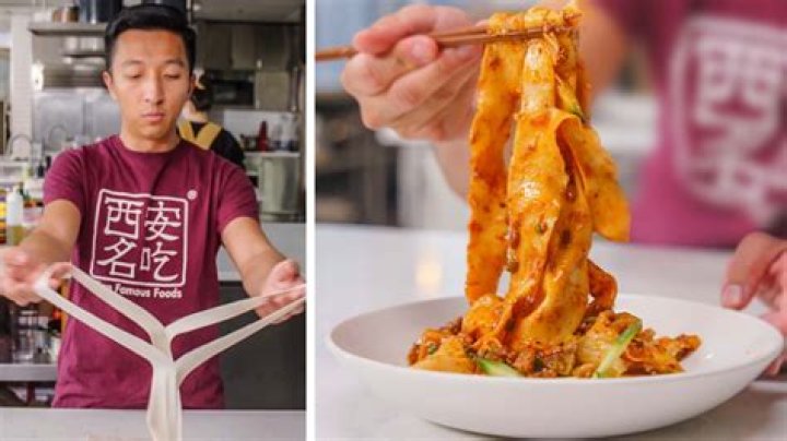 Two apparently drunk chowhounds raid Xi'an Famous Foods