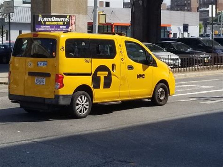 Uber, Lyft ridership falls 15% in NYC, taxi cab trips rise