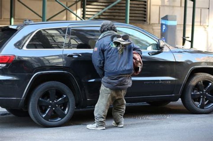 Upper West Side urinator strikes again, pees on SUV