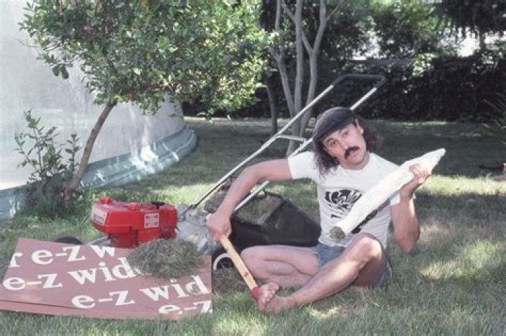Watermelon-smashing comedian Gallagher is dead at 76