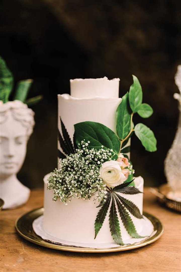 Weed wedding planners manage couples’ high expectations