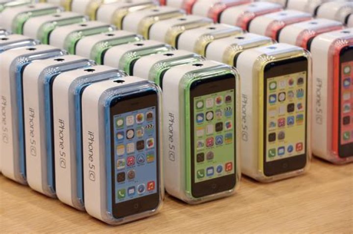 Why did iPhone 5C fail? Apple ‘doesn’t do cheap’