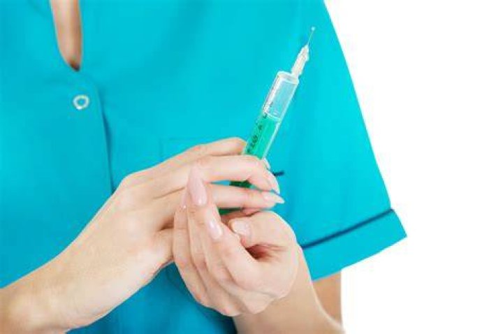 Woman claims fertility doctor accidentally injected her with acid