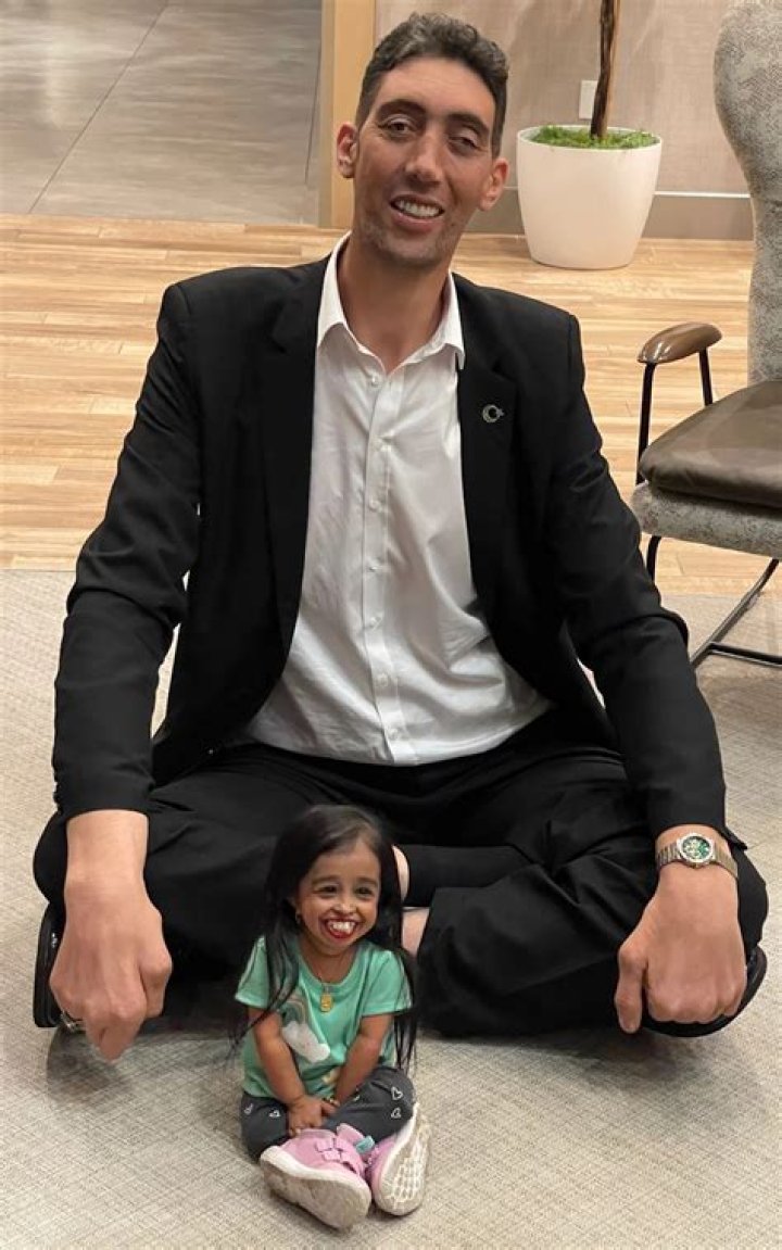 World's tallest man feared he would step on world's shortest
