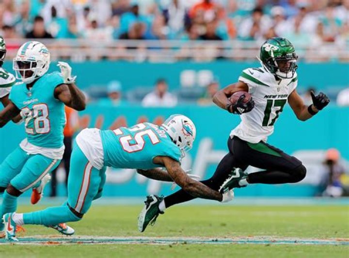 Xavien Howard accused of making secret sex videos, woman bashes car