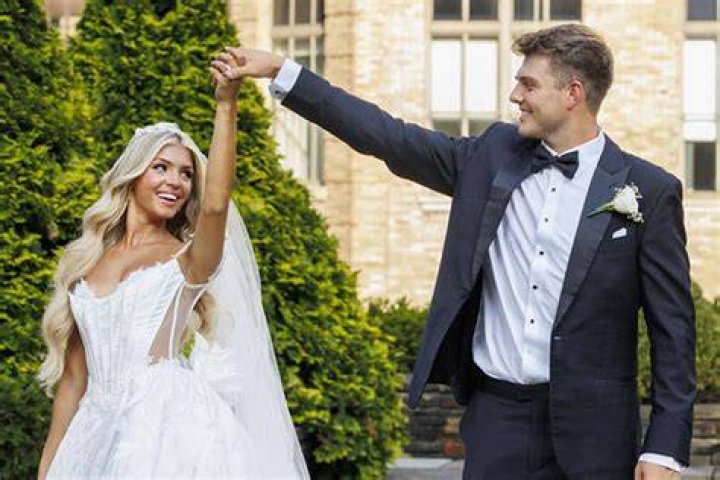 Zach Wilson's gal pal, Nicolette Dellanno, asked by fans to tend to Jets QB